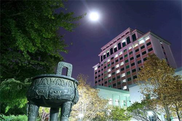 禾赛科技美股上市首日收阴线涨1成 连年亏损毛利率降